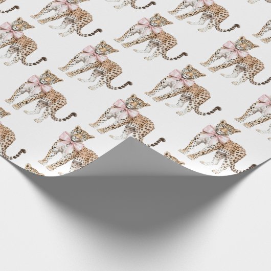 Leopard Pink Bow Birthday Geschenkpapier (Ecke)