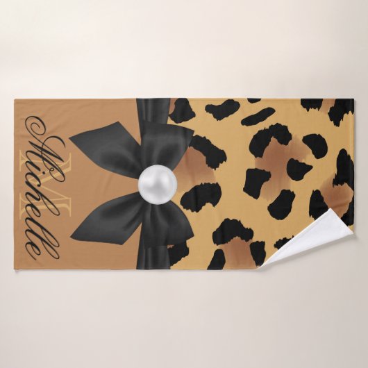 Leopard Print and Bow Badehandtuch (Badehandtuch)