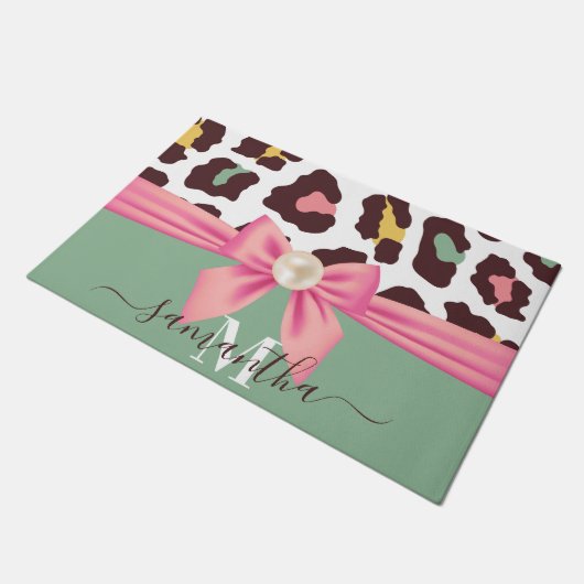 Leopard Print and Bow Fußmatte (Schrägansicht)