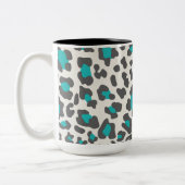 Leopard Print Aqua, grau, weiß Zweifarbige Tasse (Links)