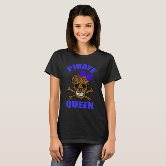 Leopard Print Blue Bow Pirate Queen Skull T-Shirt (Vorne ganz)