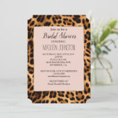 Leopard Print Blush Pink Chic Gold Glam Einladung (Stehend Vorderseite)