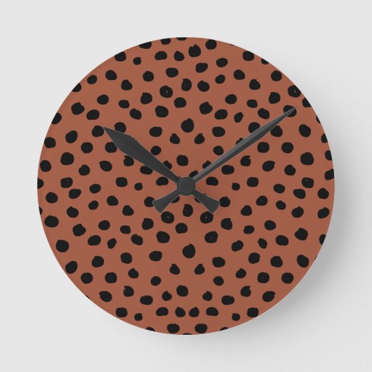 Leopard Print Dots Rust Terracotta Cheetah Spots Runde Wanduhr (Vorderseite)
