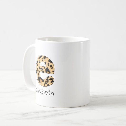 Leopard Print Initial e Lowercase und Name Kaffeetasse (Vorderseite Links)