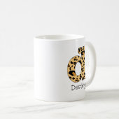 Leopard Print Initial Lowercase d and Name Kaffeetasse (VorderseiteRechts)