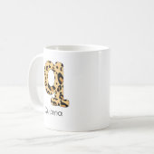 Leopard Print Initial Lowercase q und Name Kaffeetasse (Vorderseite Links)
