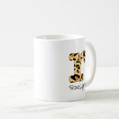Leopard Print Initial oder Lowercase und Name Kaffeetasse (VorderseiteRechts)