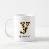 Leopard Print Initial y Lowercase und Name Kaffeetasse (Links)