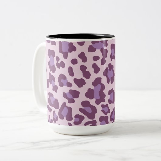 Leopard Print Lila und Lavendel Zweifarbige Tasse (Vorderseite Links)