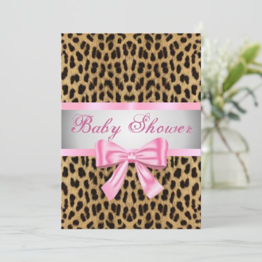 Leopard Print Pink Bow Baby Dusche Einladung (Stehend Vorderseite)