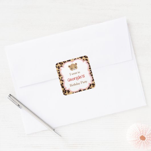 Leopard Print Red Quatrefoil 'I go to" Quadratischer Aufkleber (Umschlag)