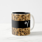 Leopard Print V Monogramm Initialen Coffee Tasse C (VorderseiteRechts)