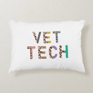 Leopard Print Vet Tech Stethoskop mit Name Dekokissen