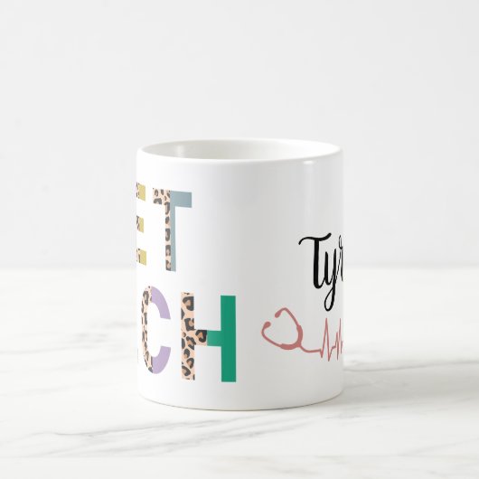 Leopard Print Vet Tech Stethoskop mit Name Kaffeetasse (Mittel)