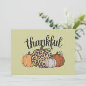 Leopard Pumpkin Season Erntedank Halloween Fall Einladung (Stehend Vorderseite)