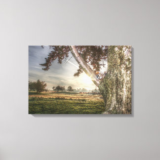 Leopard Puppe in einer Baumkanvas-Printwerbung Leinwanddruck