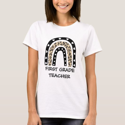 Leopard Rainbow First Grade Teacher T-Shirt (Vorderseite)