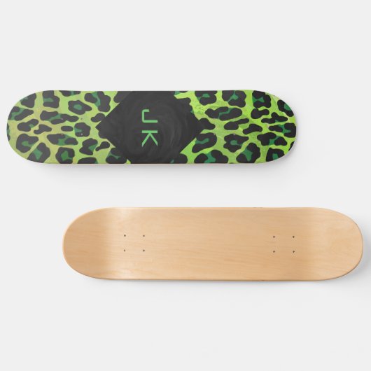 Leopard Schwarz und Grün mit Monogramm Skateboard (Horizontal)