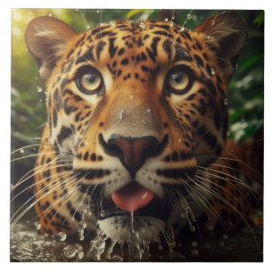 Leopard Stares beim Wasserlappen im Dschungel Fliese