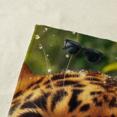 Leopard Stares beim Wasserlappen im Dschungel Strandtuch (Beispiel)