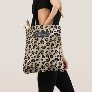 Leopard-Tierdruck mit schwarzer Faux-Folie und Nam Tasche