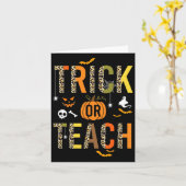 Leopard Trick oder Teach Halloween School Fall Aut Karte (Gelbe Blume)