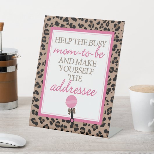 Leopard und Rosa Adresse der Babydusche am Umschla Sockelschild (In SItu)