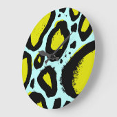 Leopard Vibrance: farbenfrohe wilde Texturen. Große Wanduhr (Winkel)