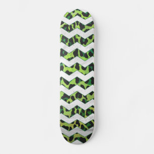 Leopard, Zickzack, schwarz und grün Skateboard