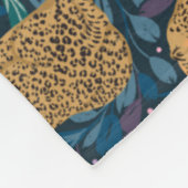 Leoparden im Blumendschungel Fleecedecke (Ecke)