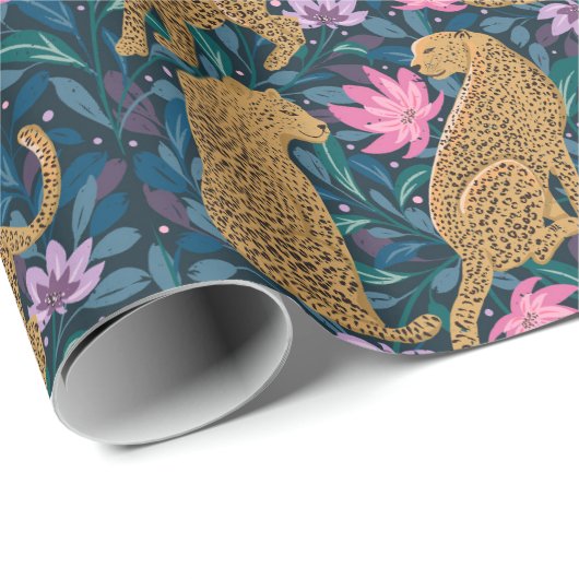 Leoparden im Blumendschungel Geschenkpapier (Rolleneckpunkt)