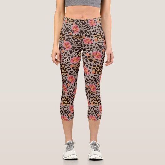 Leoparden Käse Wilde Katze Rosa Blumenmuster Capri Leggings (Vorderseite)