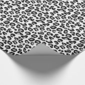 Leopardendruck in Schwarz und Weiß mit Grau / Grau Geschenkpapier (Ecke)