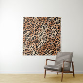 Leopardenhaut. Stilvolles Bluse-Design mit Leopard Wandteppich (Beispiel)