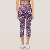 Leopardenmuster, Leoparden, Lila Leopard Capri Leggings (Rückseite)
