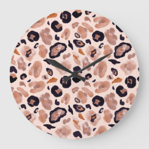 Leopardenprint, nahtlos, beige Hintergrund. Große Wanduhr