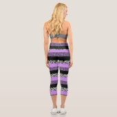 Leopardrucke, Zebra Print, Tierdruck, Lila Capri Leggings (Rückseite)