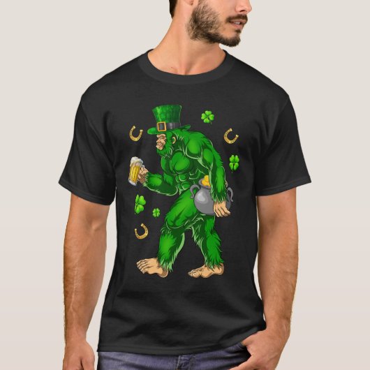 Leprechaun Bigfoot Beer Kleeblatts St Patrick's Da T-Shirt (Vorderseite)