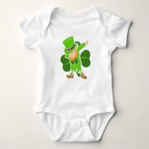 Leprechaun Dab Dance St Patricks Day Kinderdusche Baby Strampler