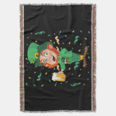 Leprechaun Drinking Beer St. Patrick's Day Decke (Vorderseite Vertikal)