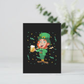 Leprechaun Drinking Beer St. Patrick's Day Postkarte (Stehend Vorderseite)