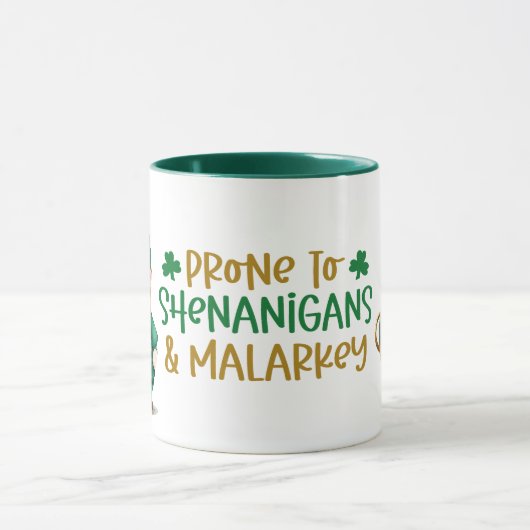 Leprechaun Gnome Prone to Shenanigans Tasse (Zentrum)