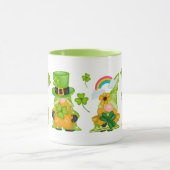 Leprechaun Green Gnome Kleeblatt St. Patrick's Day Tasse (Zentrum)