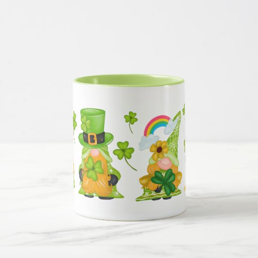 Leprechaun Green Gnome Kleeblatt St. Patrick's Day Tasse (Zentrum)