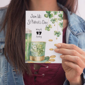 Leprechaun Hat und Green Beer St Patrick's Day Einladung