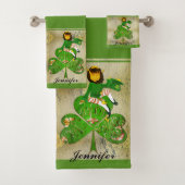 Leprechaun Kleeblatt "Happy St. Patrick's" Badhandtuch Set (Insitu)