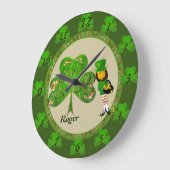Leprechaun Kleeblatt Wall Clock Große Wanduhr (Winkel)