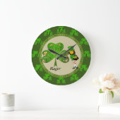 Leprechaun Kleeblatt Wall Clock Große Wanduhr (Zuhause)