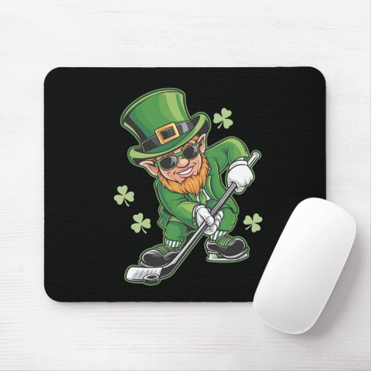 Leprechaun Playing Hockey St Patrick's Day Mousepad (Mit Mouse)