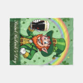 Leprechaun’s Cheers Beneath the Rainbow Fleecedecke (Vorderseite (Horizontal))